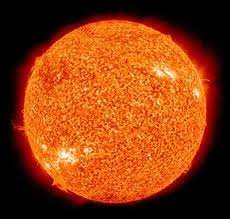 كم تبلغ حرارة الشمس وما هي درجة حرارتها ويكبيديا